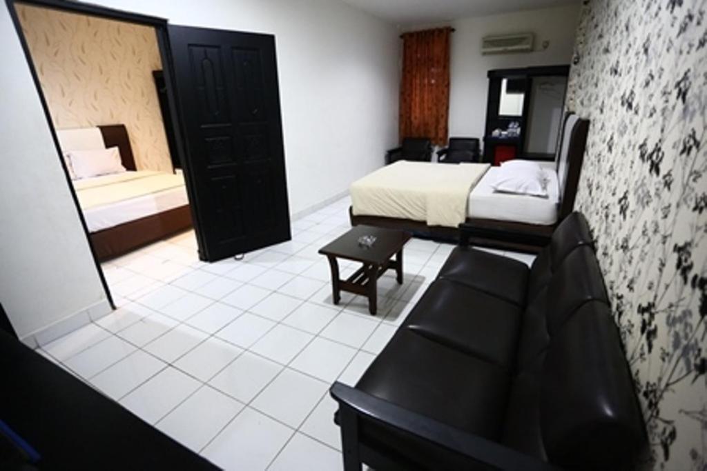 Hotel Mangga Dua Makasar Zewnętrze zdjęcie